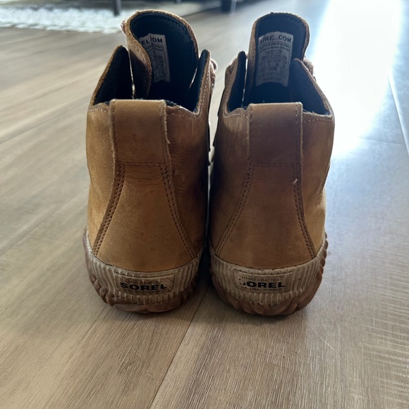 Sorel Tan and Black Out N About Winter Boots - Picture 5 of 7